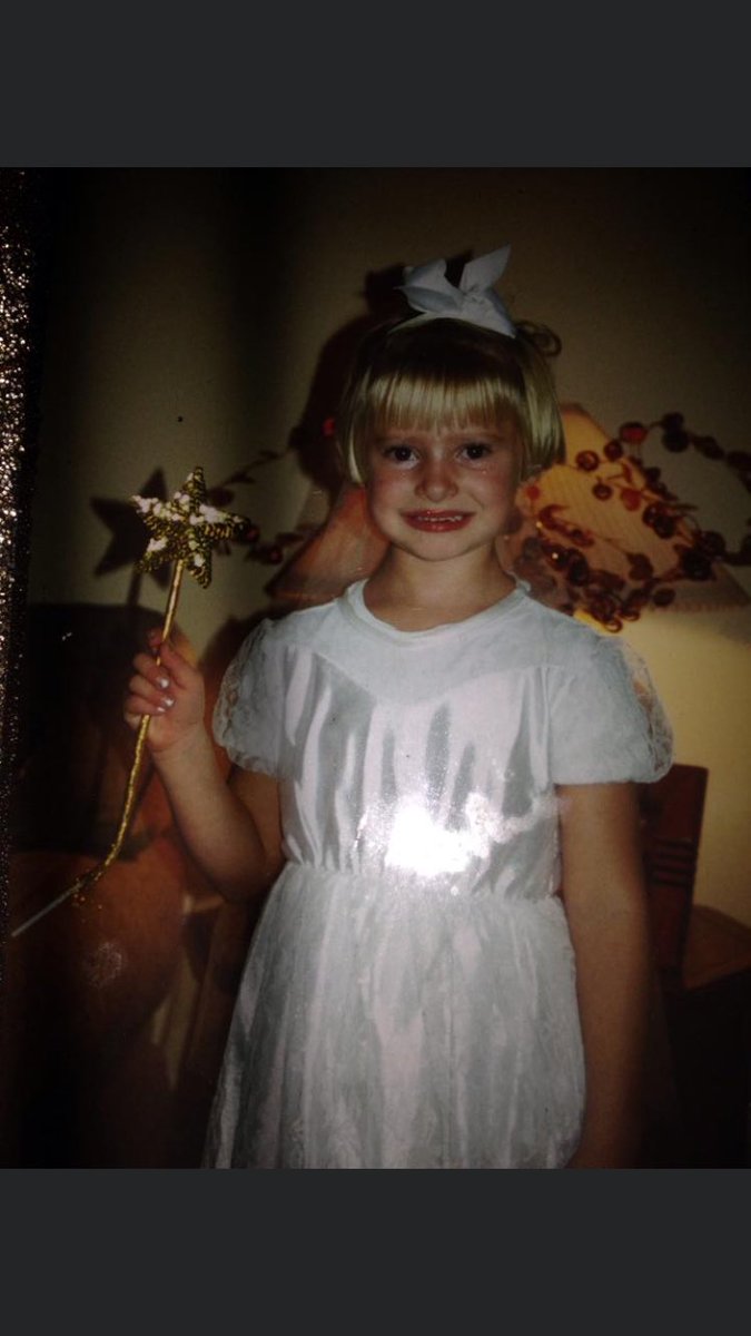 Holland Marie On Twitter 1 Who The Hell Allowed My Mom To Cut