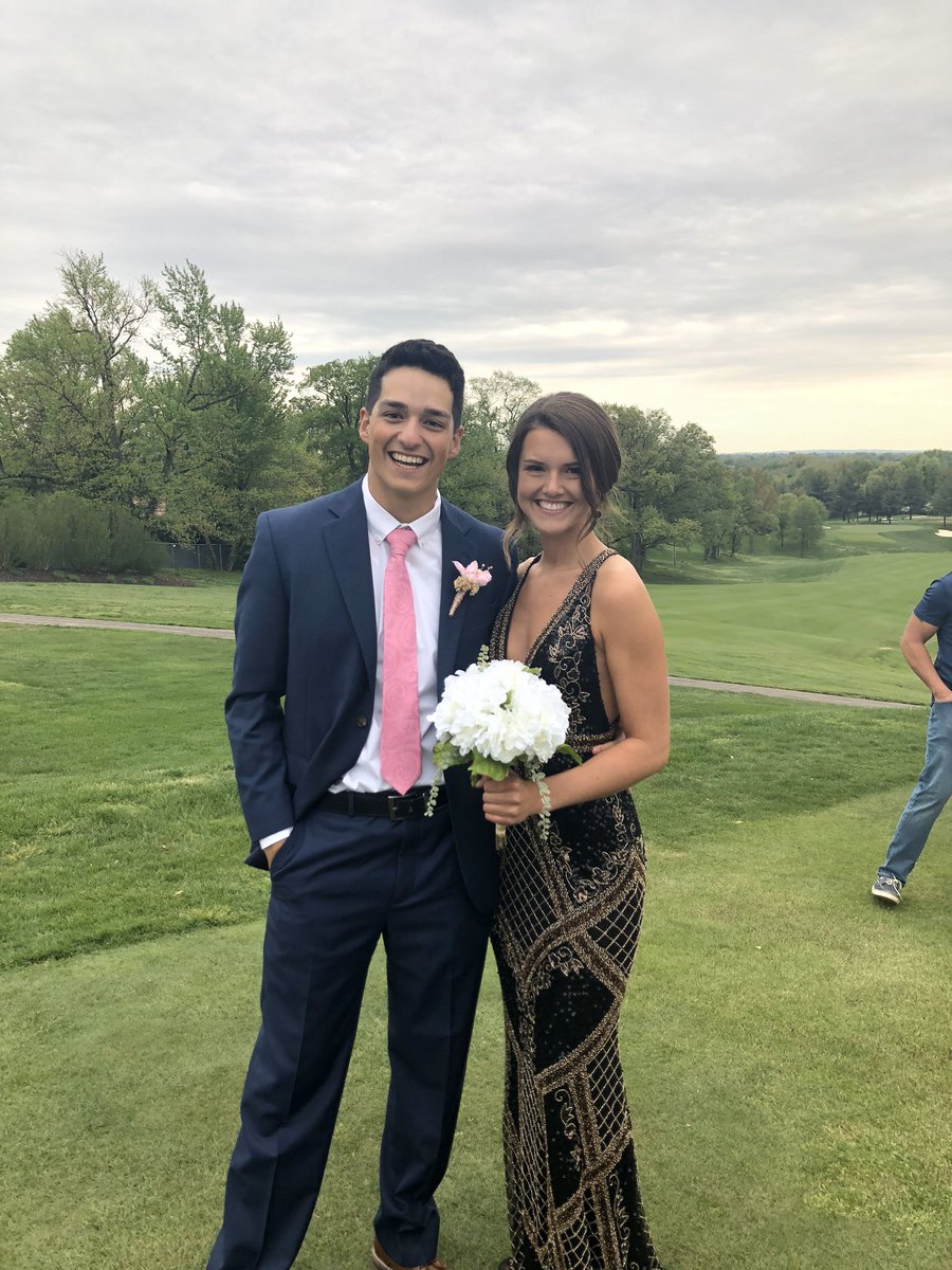 emma_sorgenfrey's tweet photo. happy birthday miggy!! wouldn’t want to share the title of “Biggest Flirt” with anyone else 😤 hope u had an amazin day, ly 💓 https://t.co/NETJMkqBS3