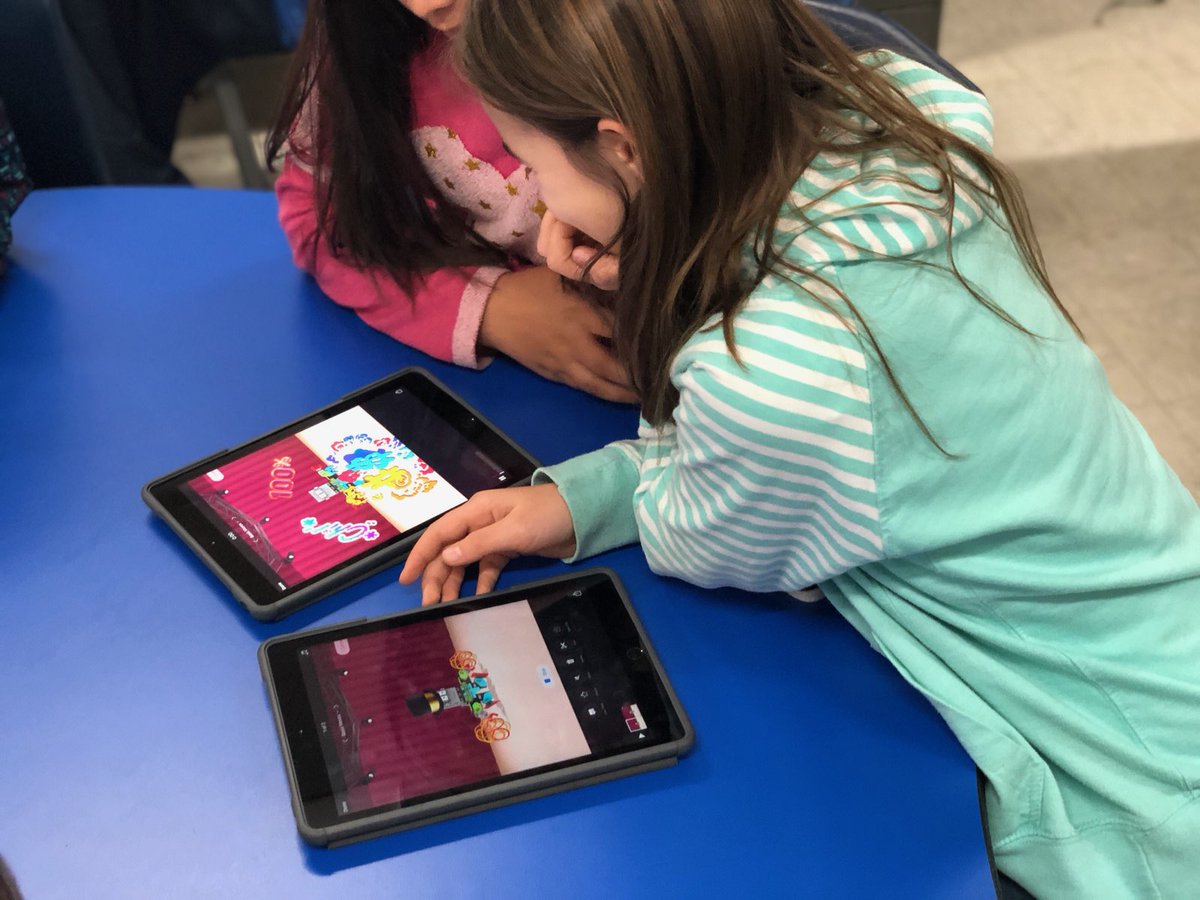 WilsonWAWM's tweet photo. Students in @MrKelly027's Tech class are programming their virtual robots for dance routines to the instrumental versions of their favorite songs! #wilsonwawm #wilsonproud #wawmproud https://t.co/6IFFkcogLo
