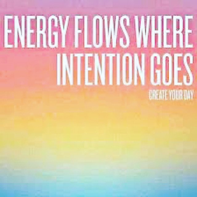 REDIntegrative's tweet photo. Monday Mindset: As the busy holiday season continues &amp; the clock seems as if it has sped up, bring focus to your day &amp; week.
Energy flows where intention goes. Create your day/your week. Bring your intention into all you do, think &amp; speak. SHINE ON ⭐️💪🏻❤️ #REDIntegrativeHealth https://t.co/ELFPLQTmug