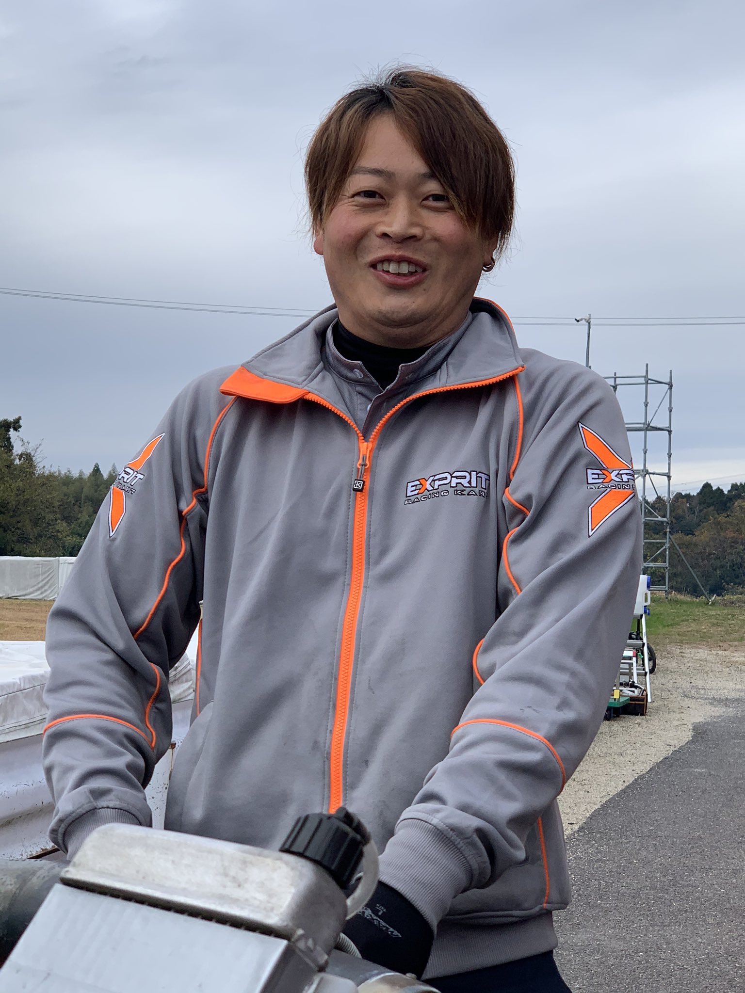 しろやま 昔のカート仲間にsfドライバーの 牧野任祐さんが挨拶してたので 美豪 知り合いなん て聞いたら 牧野さんのカート時代にお世話してたらしい 実はすごい人かも 次から美豪様って呼びます 高井美豪 牧野任祐 実はすごい人 カート