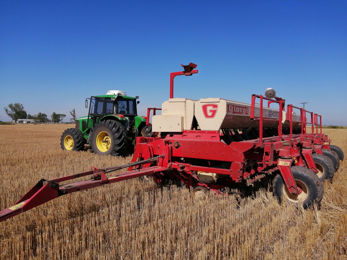juanquistre's tweet photo. Un nuevo ensayo en la zona de tratamiento profesional de semillas, de la mano de Bayer SeedGrowth
@GeroRadi 😉
@pfernandezpoeta @Bayer4CropsAR
#Sunato #CreatePro #CreateProMax
@Cele08325360 @aapresid https://t.co/j4OqI3M7YW