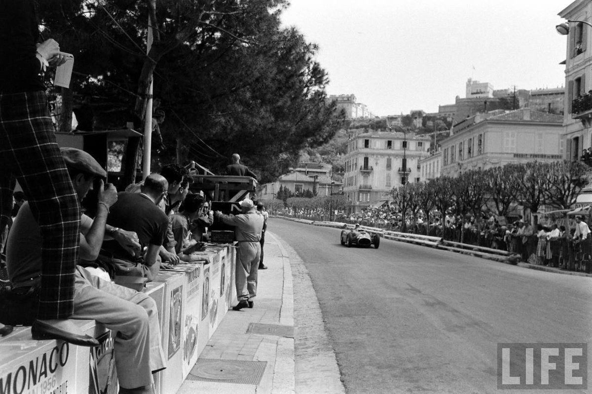 VintageLastFlag's tweet photo. .
eugenio castellotti #monaco 1956 #F1 

🏍️🏎️
Eugenio Castellotti (ITA) (Scuderia #Ferrari), Lancia-#Ferrari D50 - Lancia DS50 2. 5 V8 (finished 4th*)* - After the clutch failed on his car, Eugenio jumped in car num-20 which he shared with Juan Manuel Fangio. 195... https://t.co/lTeEbwx5yL