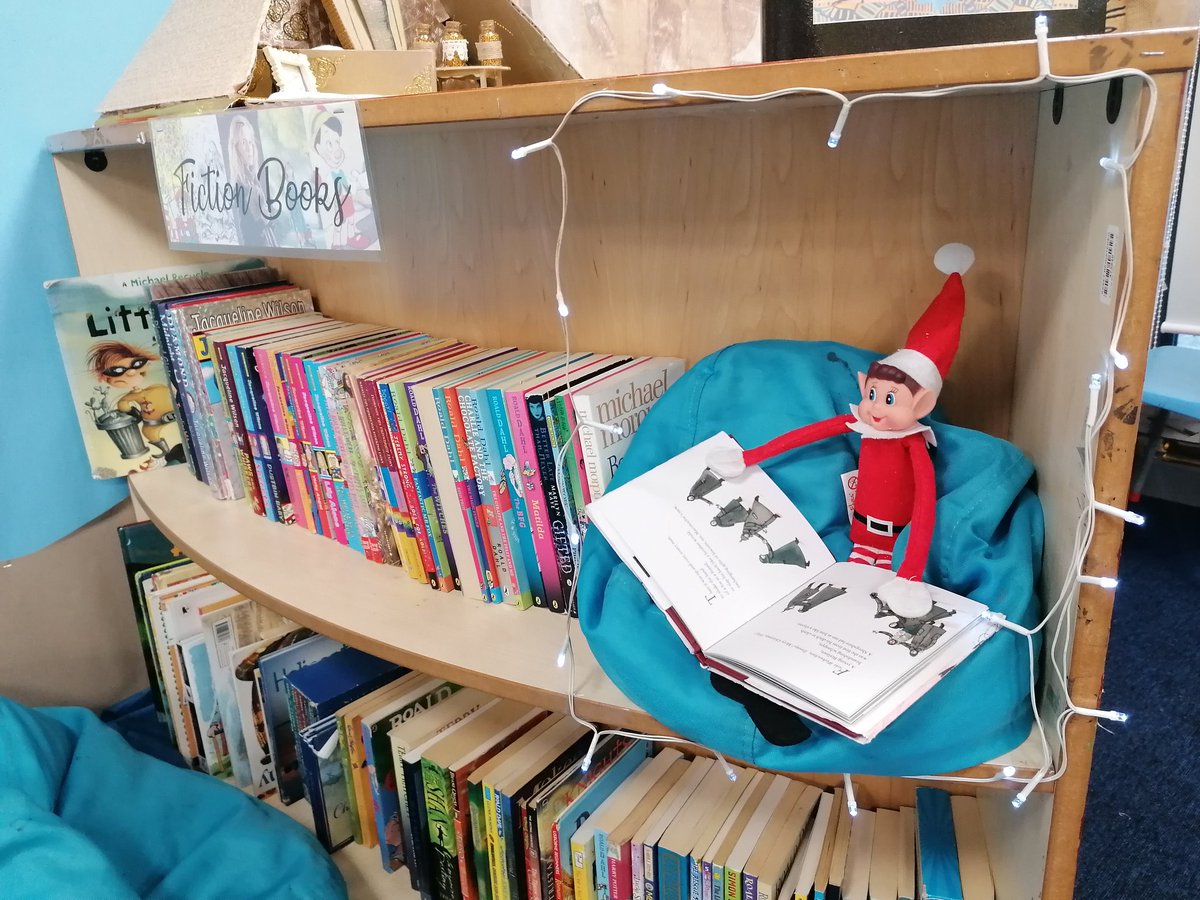 ByrneN29's tweet photo. Bobby was on hand this morning to remind Lyra class that it is important to read and quiz their books to complete our challenge set by @MissSouterGDPS #acceleratedreader #helpfulelf https://t.co/Z3L8jGt1Ib