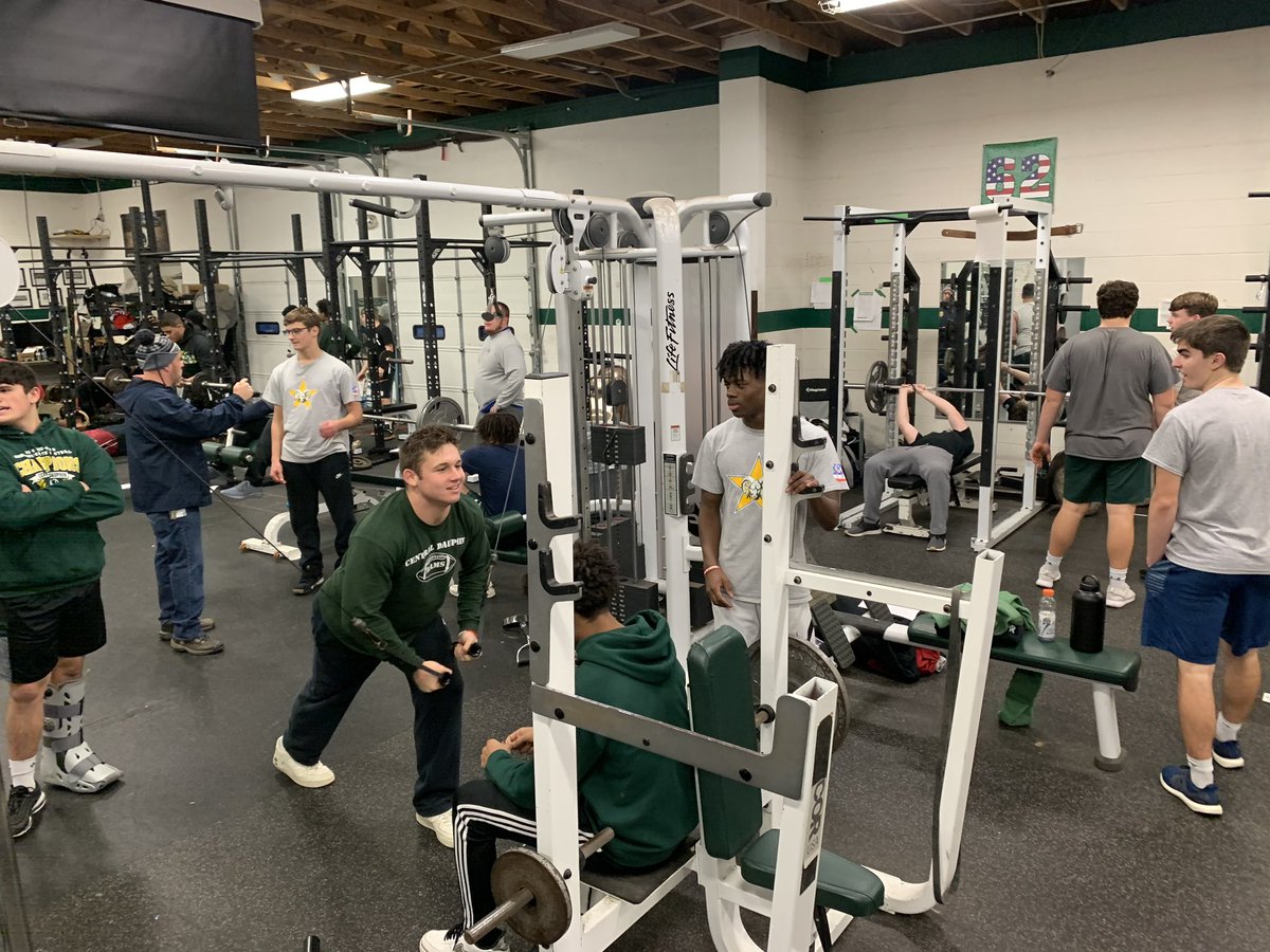 CDFBLifting's tweet photo. Monday after the state championship.. Already back to work! #OffseasonStartsToday #Hardwork https://t.co/eAom440MQL