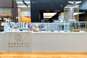 RetailInsider_'s tweet photo. All-Éclair Bakery ‘Nügateau’ Opens 3rd Location Amid Retail Expansion 🍰https://t.co/4A4pFvMi5l @nugateau #retailinsider #retail #nugateaupatisserie #squareone #retail #expansion #thirdlocation #gta #canadianexpansion #bakedgoods #eclairs #shopping #concept https://t.co/GvzgP1pycW
