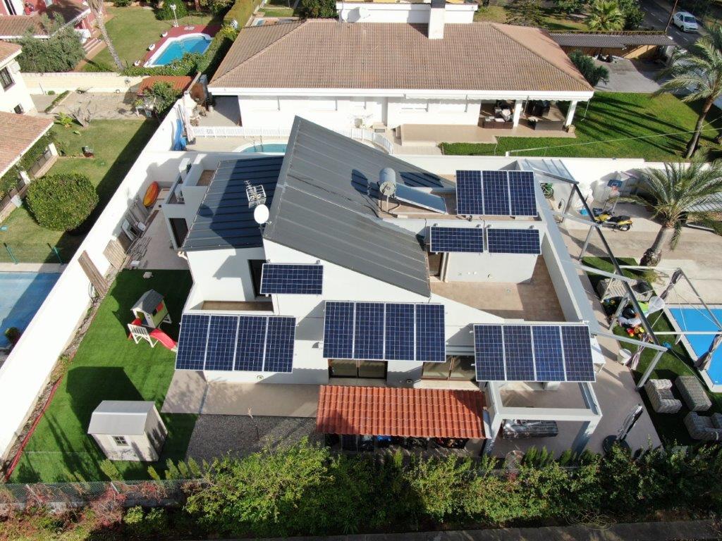 vjgaceta's tweet photo. Más clientes del grao de Castellón que se pasan al #autoconsumo fotovoltaico, con @Quantum_Energia https://t.co/TmyIv6K8FF