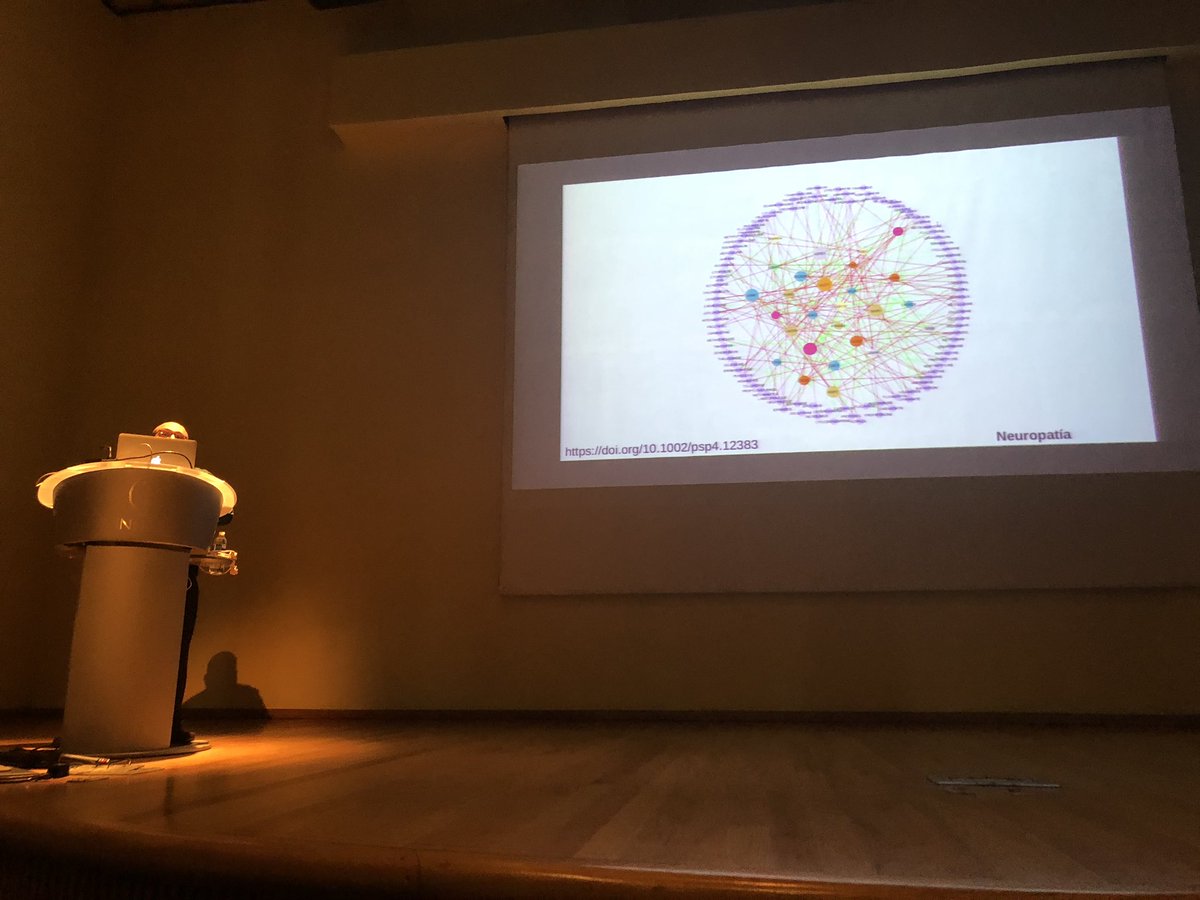 Iehchel's tweet photo. @gdeandajauregui hablando de Farmacología de Sistemas en la #SemanaBioComp del @INMEGEN https://t.co/q6RABR7efy