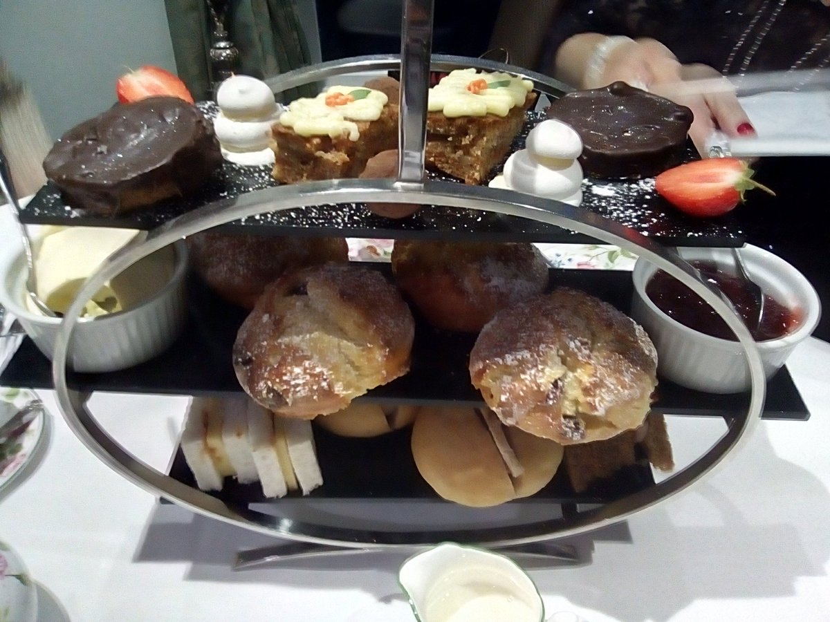 parry_jacky's tweet photo. The group enjoyed high tea at chiseldon house hotel - 💜 https://t.co/cnP0ymDmnf