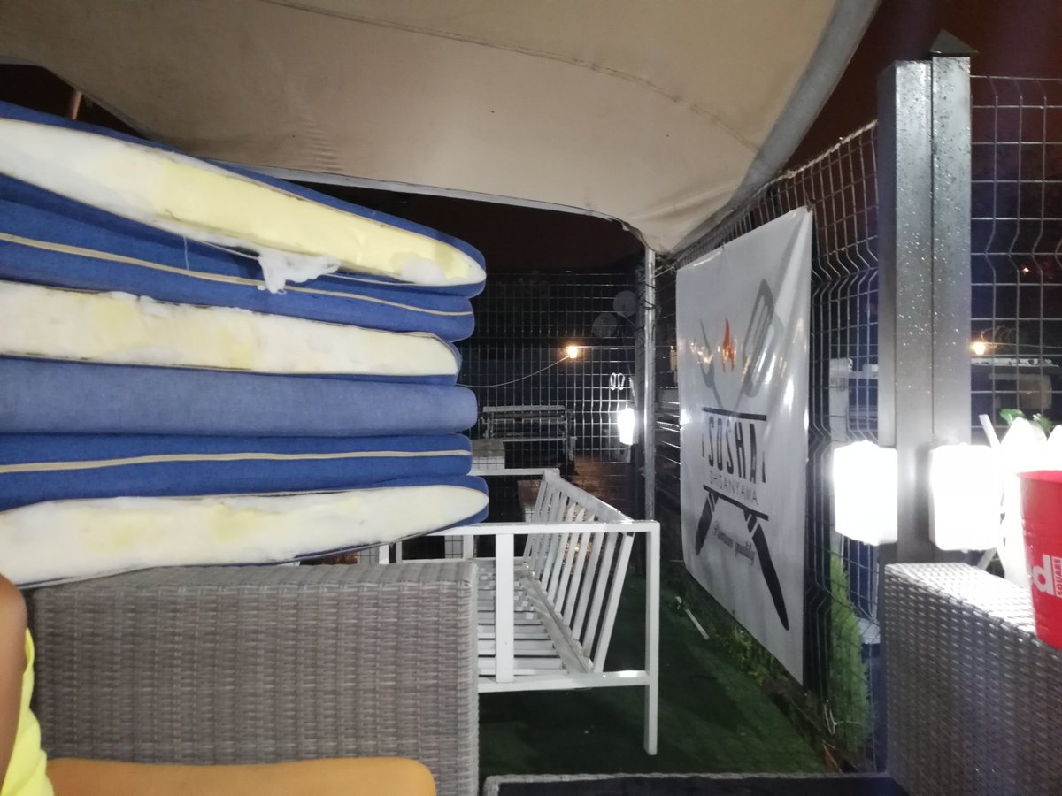 Matrixoed's tweet photo. @chesanyama_gs i need to know wat time u guys closing, its 20 past 1 n u busy packing mesamelo https://t.co/bZpX07e8aX