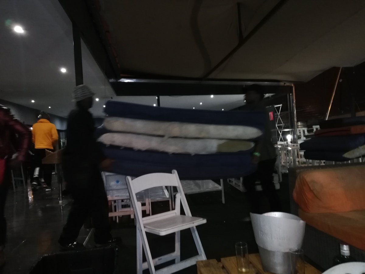 Matrixoed's tweet photo. @chesanyama_gs i need to know wat time u guys closing, its 20 past 1 n u busy packing mesamelo https://t.co/bZpX07e8aX