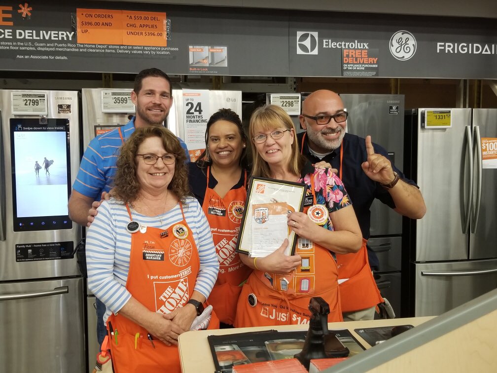 Krod013's tweet photo. Congrats to Cathy in D70 on her amazing HDPP attachment rate of 30%!! Way to go!! #Thebay @TroySCrawford @mrolon_asurion https://t.co/noh15ttllz