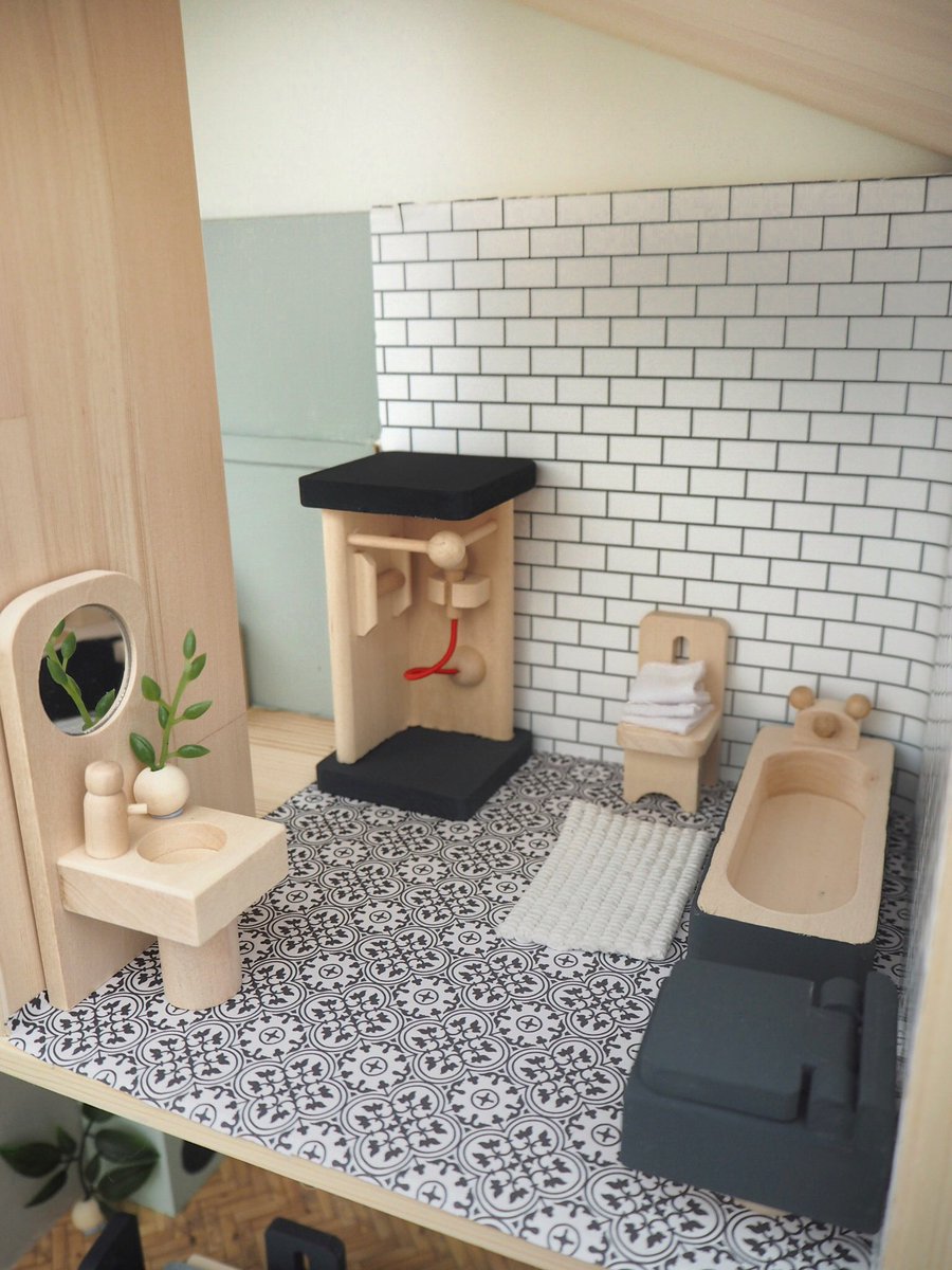 dovecottageblog's tweet photo. Finally done with my xmas pressy for the toddler! 🏠💪🏻 I transformed a £25 @IKEAUK dollhouse into my dream home 😍 Can you believe that lampshade used to be the lid of a bottle of bubble bath?! 🙈😂 DIY tutorial &amp; video here: https://t.co/O9y16G4obP #ikeahack https://t.co/kxQDnKIpte