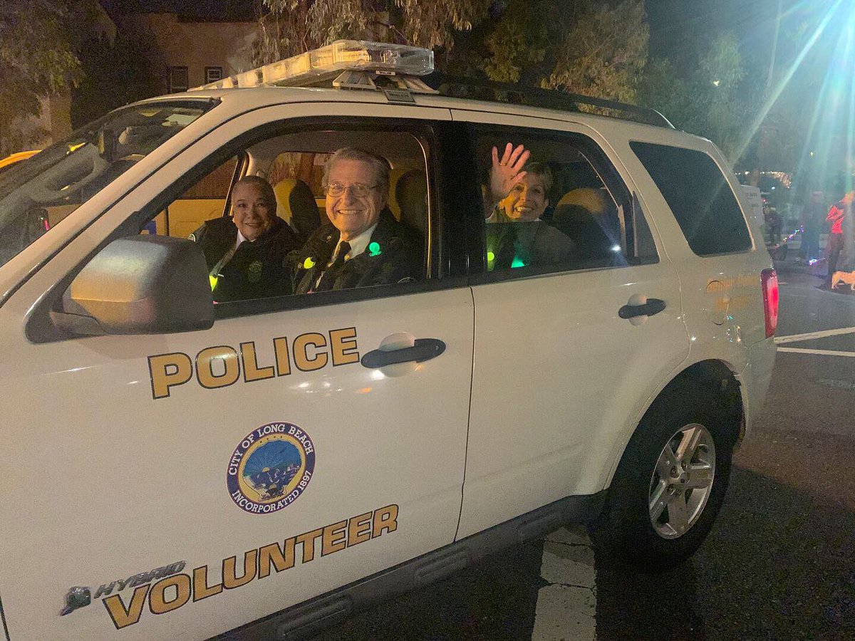 LBPD's tweet image. It takes a village 🎄🚔🎅  Some of us walked the #BelmontShore Christmas Parade, some of us did some recruiting, and some us protected the route so you can enjoy all the holiday cheer our City has to offer! #LBPDCares #JoinLBPD #LBPD #LongBeach
