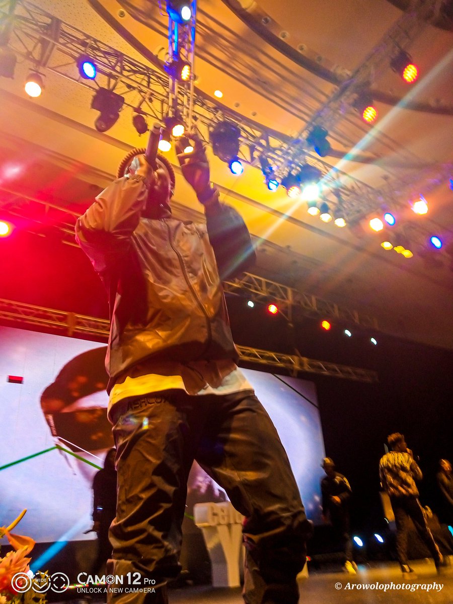 arowolo_fatai's tweet image. I had maximum fun yesterday at Eko Conventional Center.
Here are some pictures I shot of @iamkissdaniel with my TECNO Camon12Pro by @tecnomobile #ParteAfterParte #photooftheday #vadoo #kizzdanielconcert #smartphonephotography