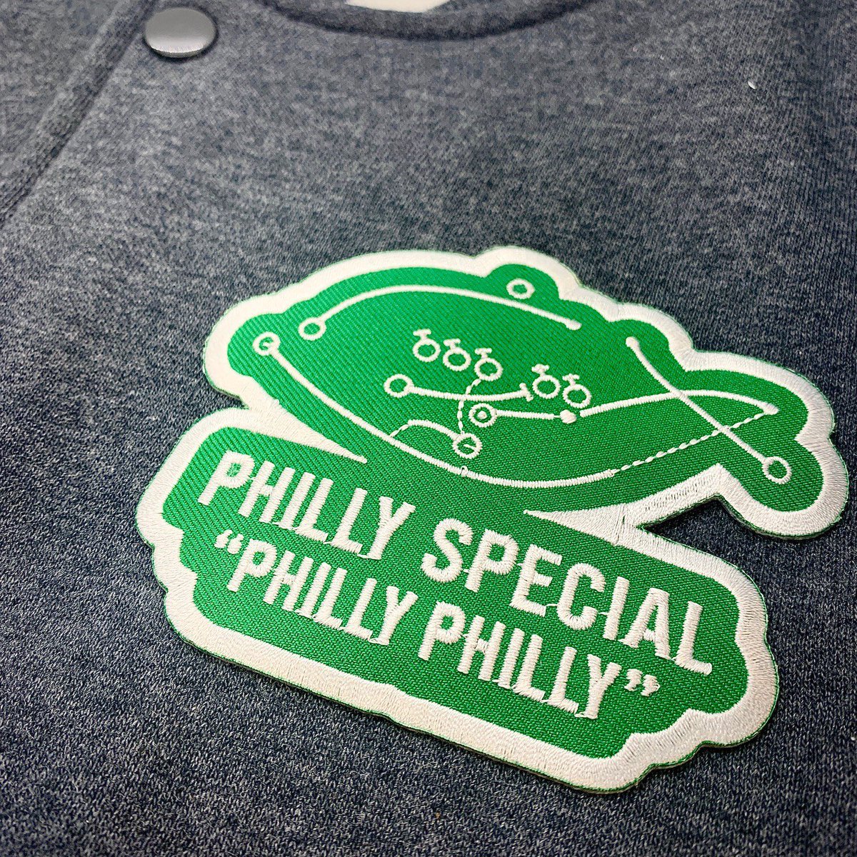 PennEmblem's tweet photo. #phillyphilly —Tune in tonight at 8:15pm to watch the Philadelphia Eagles take on the New York Giants on ESPN.
•
•
•
#philadelphiaeagles #philly #eagles #football #nflfootball #footballpatch #innovation #pennflex #pennweave #wovenemblem #penncombo #dyesublimation #pennflock https://t.co/12PNauwVbW