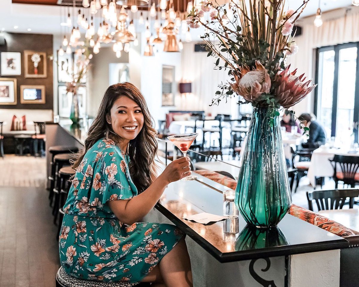 ZaZaDallas's tweet photo. Our #12daysofzaza has officially kicked off! For the next 12 days, we'll be gifting spa certificates, room nights & more across all #zazahotels Instagram accounts. Up first? A $100 gift to dine at Dragonfly @ #zazadallas. Head over to @zazadallas to enter. https://t.co/ZCLJkuGFhA https://t.co/CzVTOcAzEo