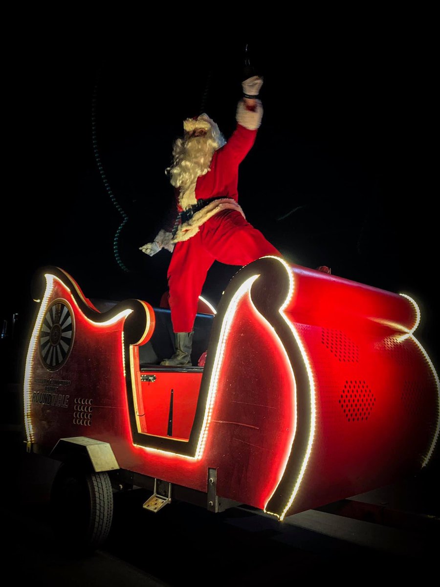 lifespacetrust's tweet image. Enjoyed being Santa’s elves with @AlcesterRT last night.  Welford community were very welcoming.