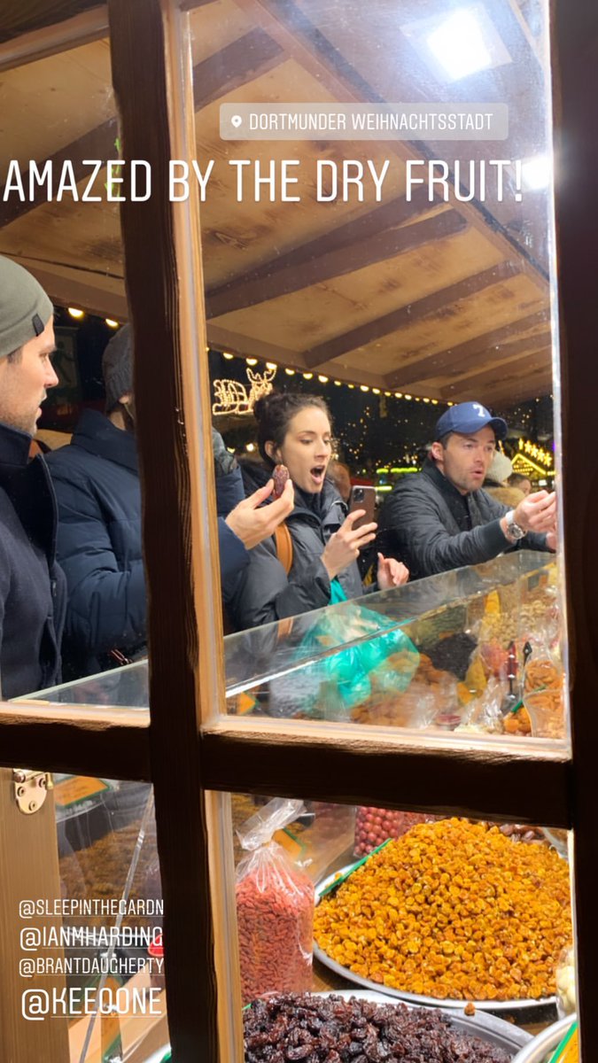 PLL_random's tweet image. Son como niños 🤣🤣🤣🤣 #RosewoodReunion #PLLCast #PLL