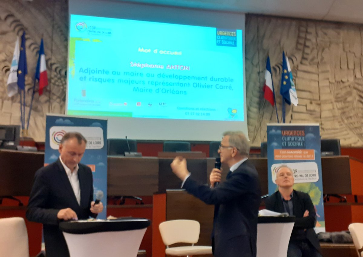 Uni_Terre's tweet photo. Lancement de la semaine #CopRegionale #CentreValDeLoire avec une 1ère étape à #Orléans 👍💚
Bravo à tous les acteurs qui se mobilisent et agissent pour la transition #environnementale, #énergétique et #sociale #Cop Ensemble passons à l action 👏 https://t.co/e8FX8YJGH5
