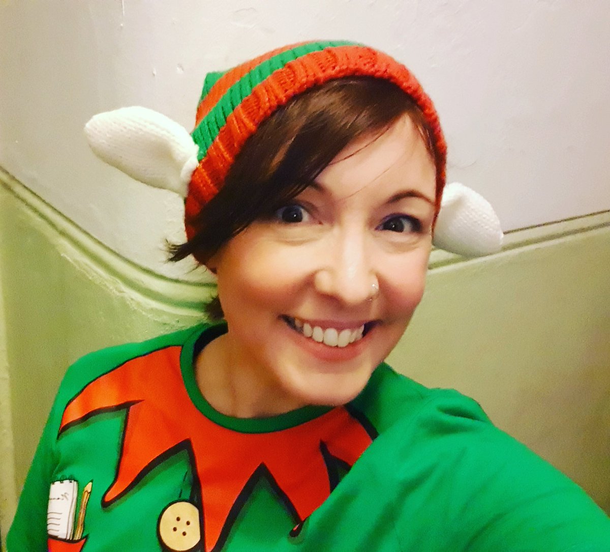 PriceyCamp's tweet photo. When in a bad mood, I recommend going out running dressed as an elf. Mood improved. 
#itsanelfthing #bastardrunning https://t.co/aYdExmXsaF