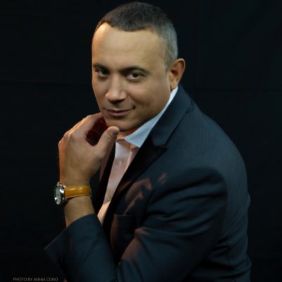 YaniFanClub's tweet photo. Follow @YBorrell “El Elegante de la Salsa”
 #NewProfilePic #Salsa #cuba #musicacubana #yani https://t.co/ThEKcdmTI9