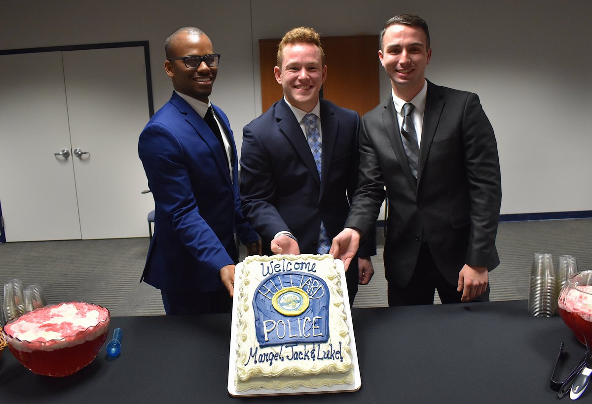 Hilliard_Police's tweet photo. Today we welcomed three new police officers: Luke White, Marqel Watkins and Jack Steiner.

They start the Academy next week and are expected to graduate next summer. 🚓

But first, cake! 🍰Please join us in welcoming these three to our HPD family.

#WearTheHPDBadge https://t.co/9DoADyMNVA