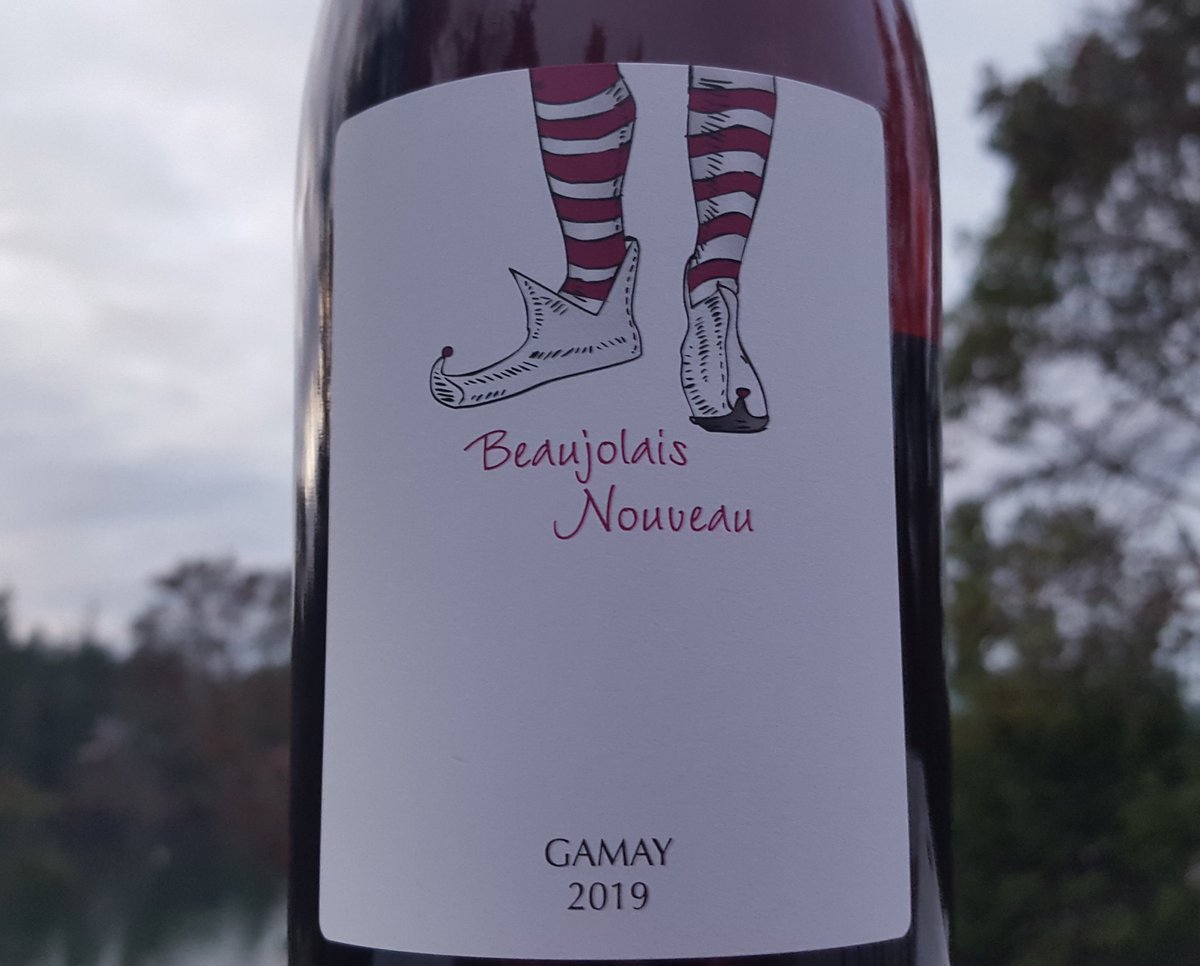 VictoriaCRandom's tweet photo. #bulliot #beaujolaisnouveau 2019 Tastes of cherry, cherry lip gloss ish, red currant, light parsley and a little raspberry. #wine #frenchwine https://t.co/qLXX4mzVkS