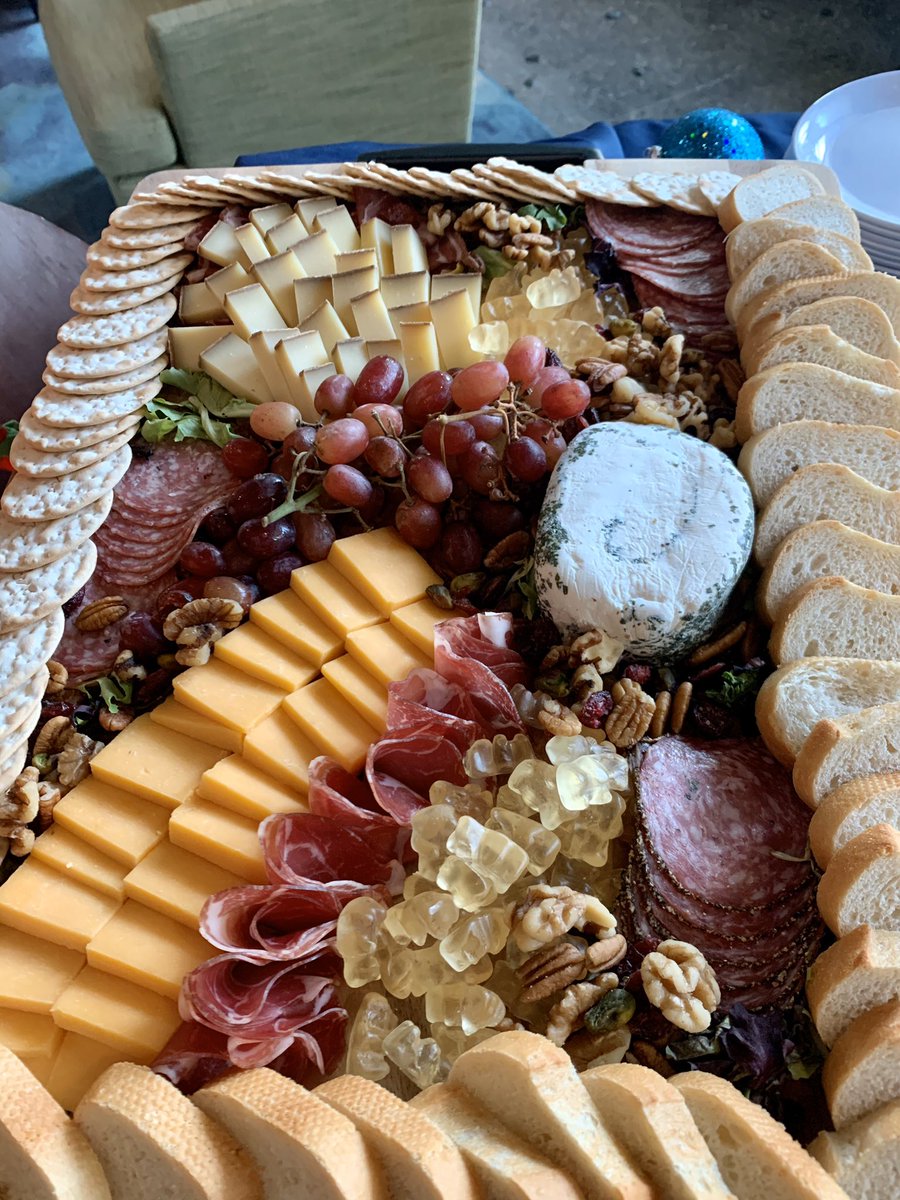 DeniseCarterPCB's tweet photo. Our Monday Member Mingle is ready to be mingled! 🍷🍷🧀🥖🍇 Our @embarcresorts members love meeting their neighbors and making new friends! Only the best will do @EmbarcSandestin!  #EmbarcEvents #MemberMingle https://t.co/we3H1Wg4cq
