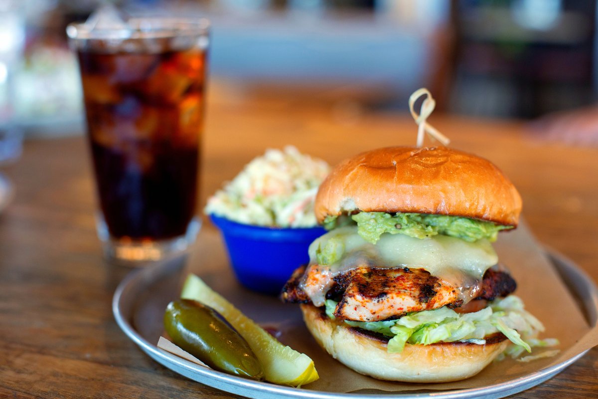 Need a reason to come eat lunch with us? Here you go.
#Yumm #ChickenSandwich #AllTheFeels #HelloBettyOS