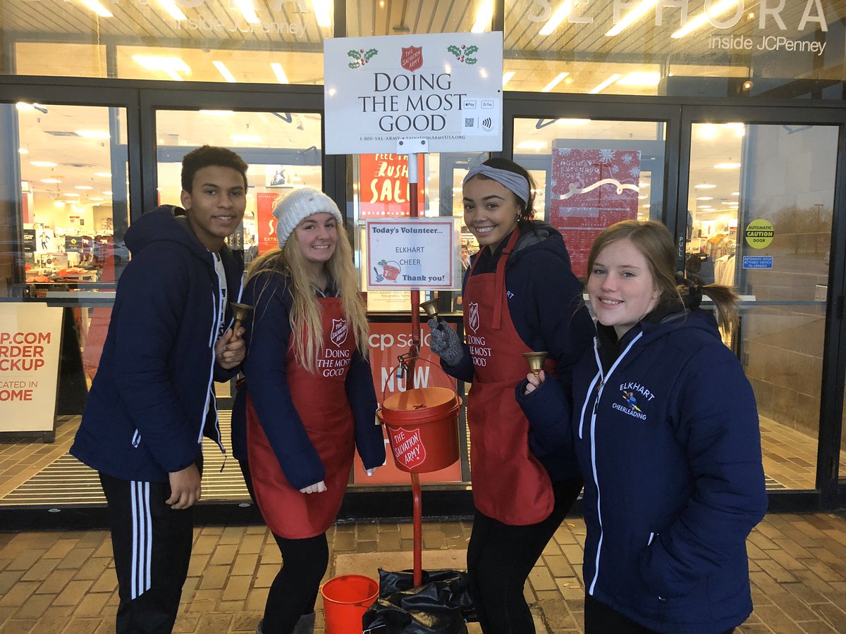 Elkhart_Cheer's tweet photo. Another fun afternoon of bell ringing!! 🔔💙📣 #ECHScheer https://t.co/JKso9lyZU0
