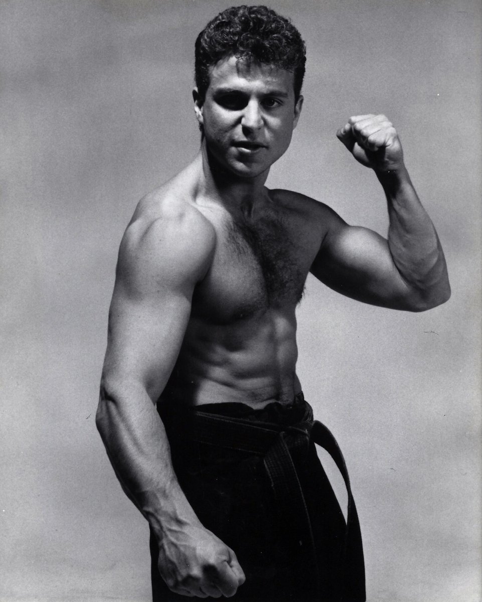 Kenn Scott tweet media