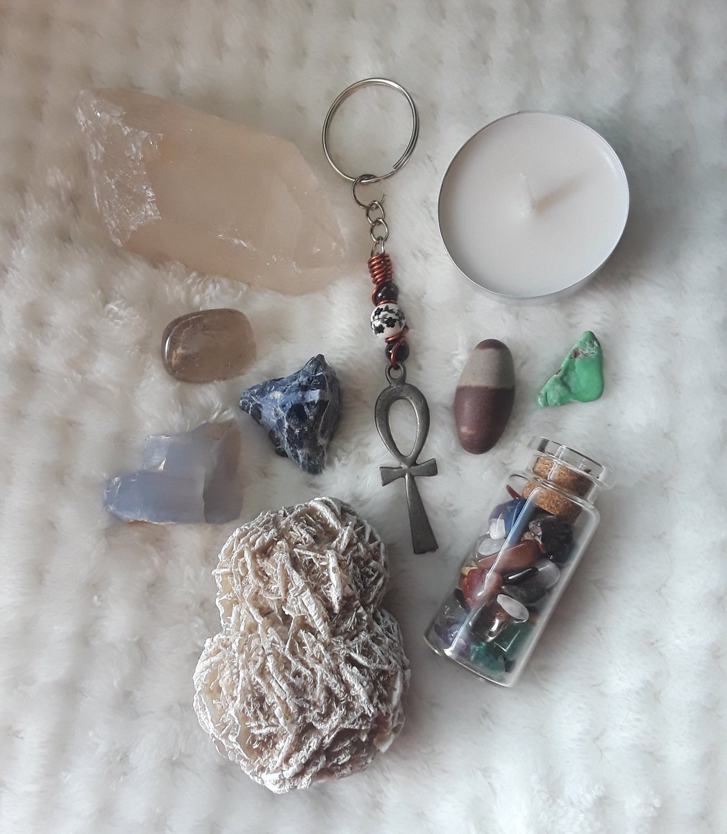 ✨Crystals for 2020 Giveaway✨

Picking TWO winners on 12/25 - one for each gift bundle 🎉

Rules:
• Follow <a href="/goodjuujuubox/">crystalstore.eth</a> and <a href="/briskyfumes/">cass x 7E</a> 
• RT this post
• Reply tagging friends 

Prize details in next tweet✨