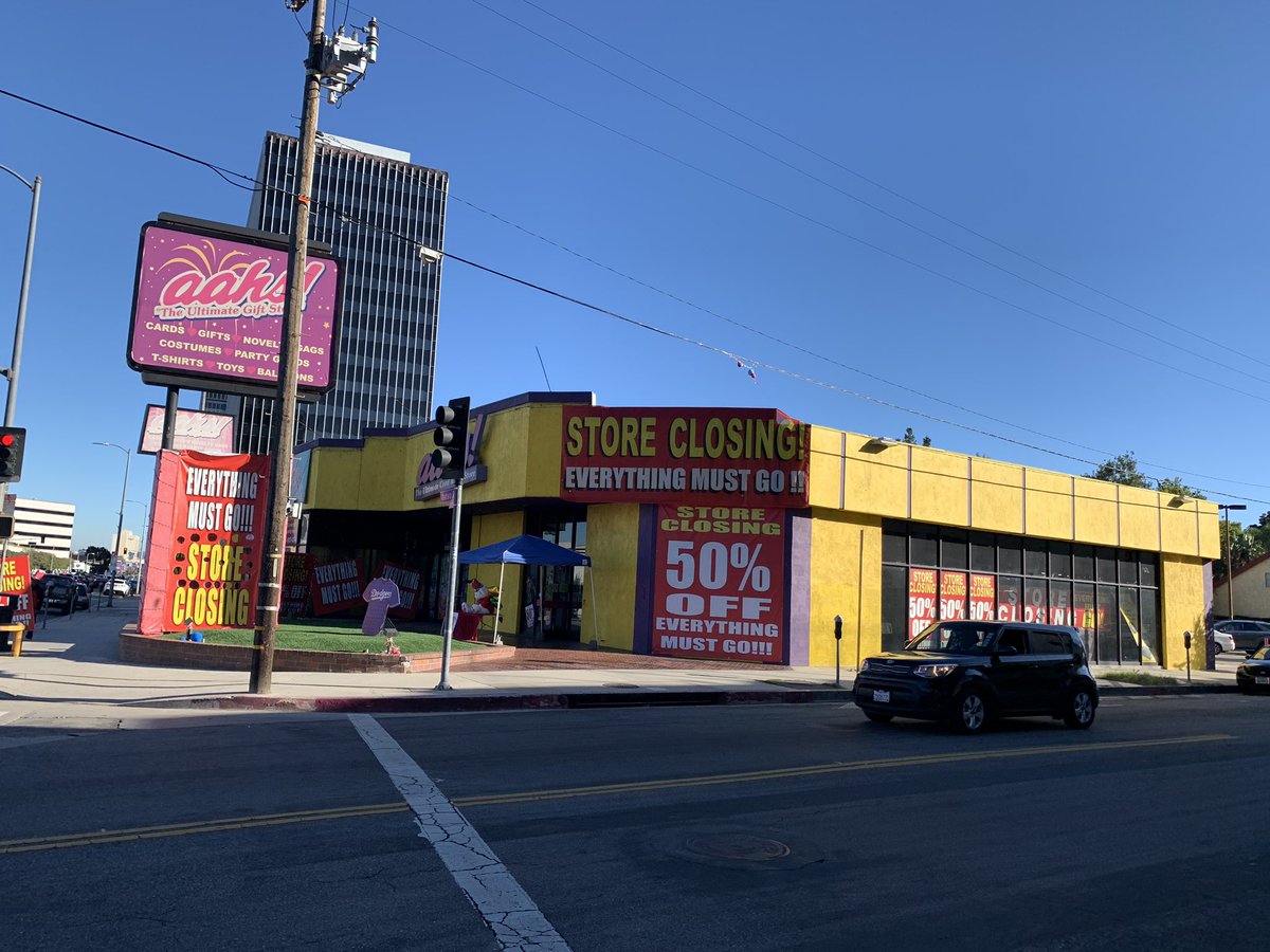 LakeBalboaCA's tweet photo. Not gonna lie, I’m sad that Aahs in Encino is closing. It was always so useful for random items for occasions and holidays. https://t.co/irJp1ChL6E
