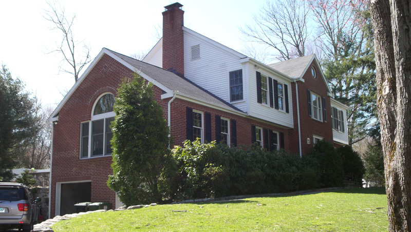 1800Columns's tweet photo. This residence in #NewCanaan was remodeled by James Schettino Architects, Jennifer Anderson Designs, and Fox Hill Builders. The new front façade prominently features eight of Chadsworth’s 16’ Polystone® fiberglass columns.
#Chadsworth #1800Columns #TheColumnGuy #Columns https://t.co/sdEvEMESWz