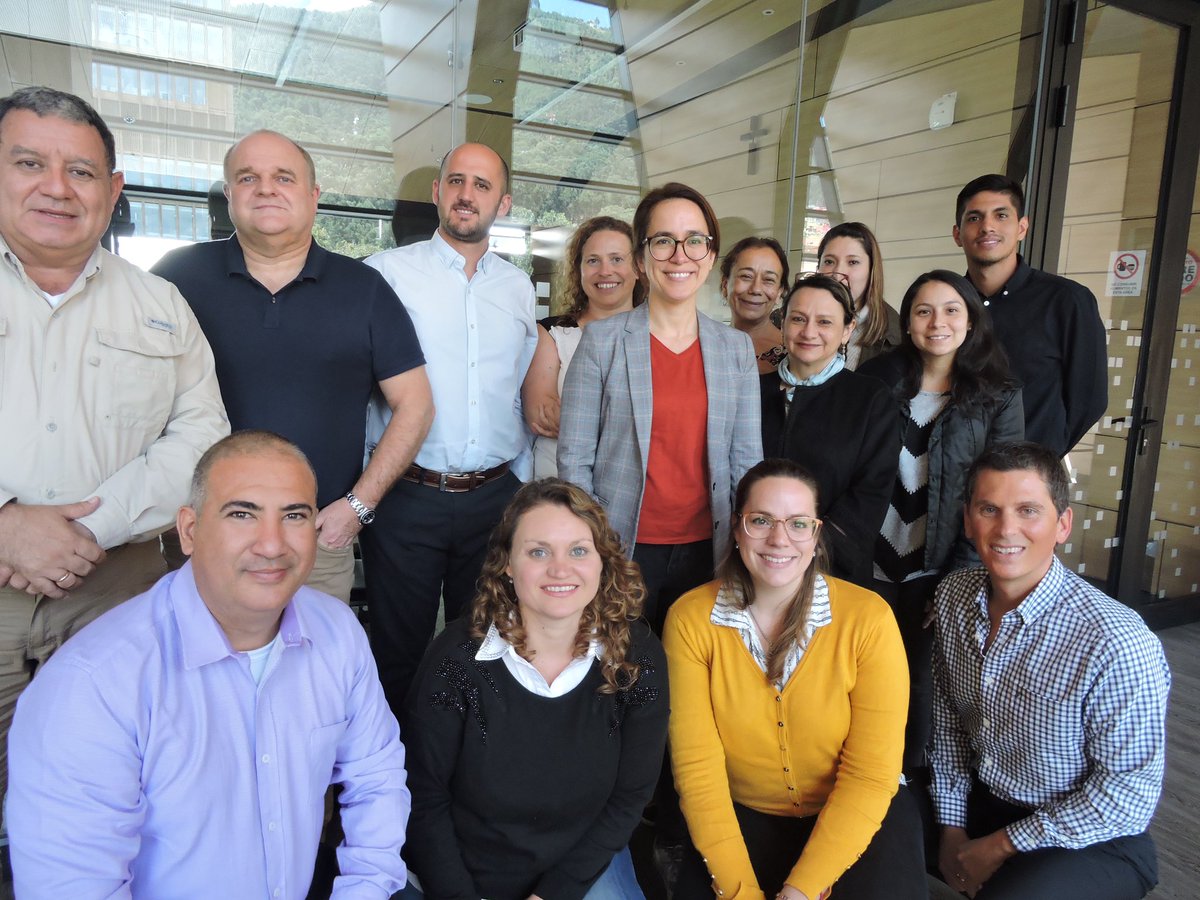 LinkYou_Project's tweet photo. 📸Compartimos algunos momentos de lo que fue la Conferencia Internacional Universidades y empresas trabajando juntos llevada a cabo en la @unijaveriana de Colombia. https://t.co/QArww1J9ov