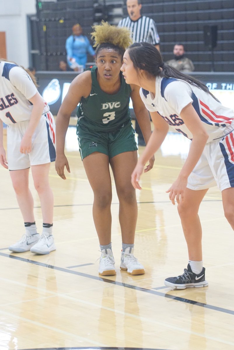 gemsinthegym's tweet photo. As we try to find our standard of consistency, we are embracing the teaching & development of our @DVC_Athletics hoop family.
#RunDVC #gemsinthegym https://t.co/R3suQIPC06