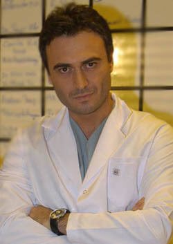 Ülkece hemfikir olduğumuz 3-5 konudan biri de sana olan diri kinimiz. Haksızlığı o kızın bavuluna koydurmayacaktın Dr. Levent Atahanlı...