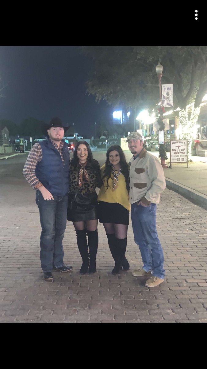 PaytonBowden's tweet photo. Good friends = crazy stories💛 https://t.co/rOLbAeESED