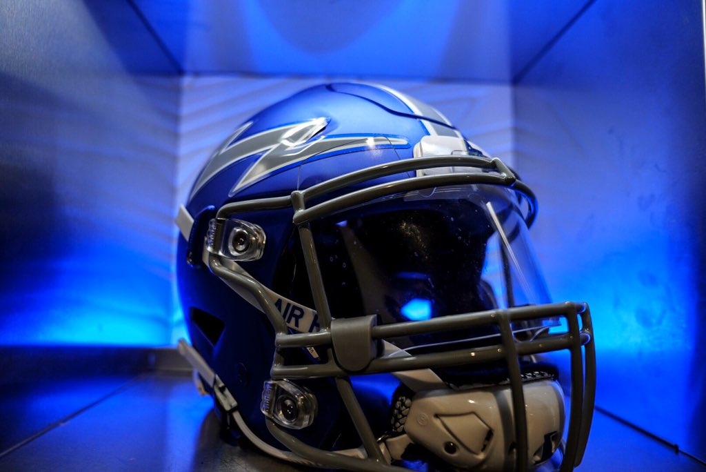 MasonBugg2's tweet photo. I am honored to announce my first Division I offer to the United States Air Force Academy!⚡️#BoltBrotherhood #LetsFly @WFCoachCampbell @WFFootballTeam @AZHSFB @gridironarizona @Coach_CVaughn @CoachAlexMeans @CoachTCalhoun @Coach_Thiessen https://t.co/mHo2czUBeI