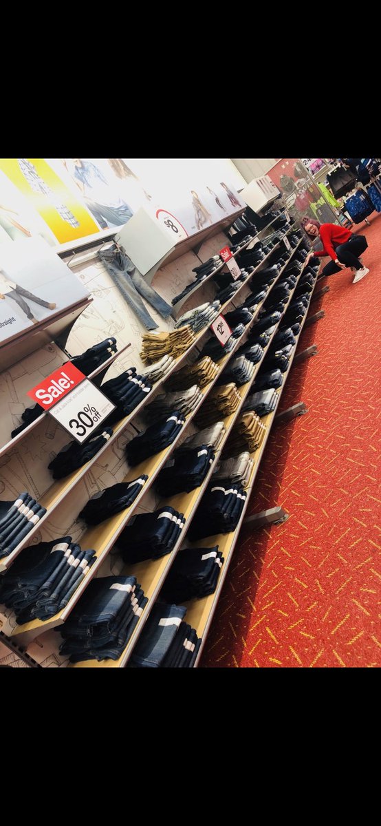 1795Style's tweet photo. Love getting messages like these !!! #Back2Basics during holiday .... assisting in the Guest Experience with like styles, sized styles, color choice variety... and crisp folds !!! Great work team @1795 @CordeenW keep them inspired !!! 👖👖👖 https://t.co/Z0ErOhvN1D
