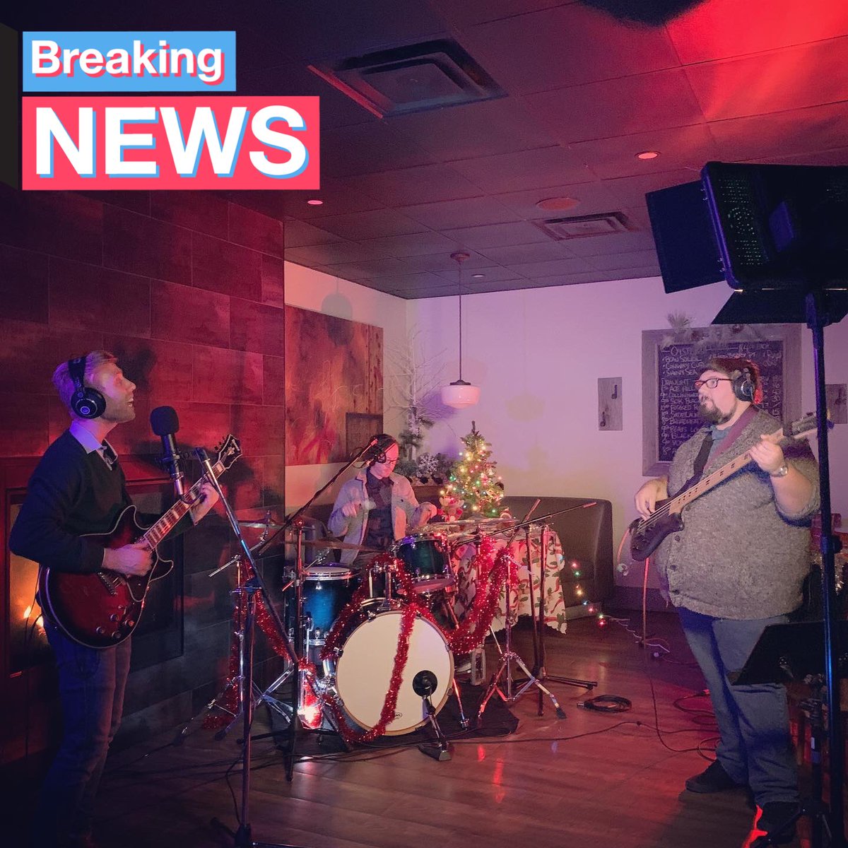 justinmakimusic's tweet photo. Made a little somethin’ somethin’ last night. 🎁🎄
•
🎥: @alex.emrich
•
#videoshoot #christmastime #christmassongs #christmasdecor #ldnont #liveoffthefloor #musicartist #spectorbasses #tamadrums #ibanezguitars #itsthemostwonderfultimeoftheyear #livemusic #cozyaf https://t.co/f2wE2hFGV5