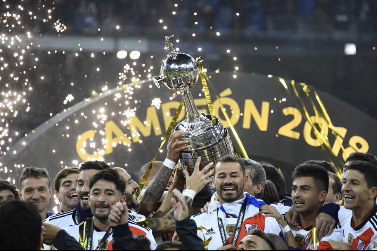romorita11's tweet photo. A un año del partido más importante de la historia. 
El 9/12/18, una fecha inmortal para TODOS.
Fue también mi último partido...
De cierta manera es un orgullo para mí.
Extraño cada día pero no puedo dejar de sentirme afortunado y orgulloso. https://t.co/tBxGqH6cIg