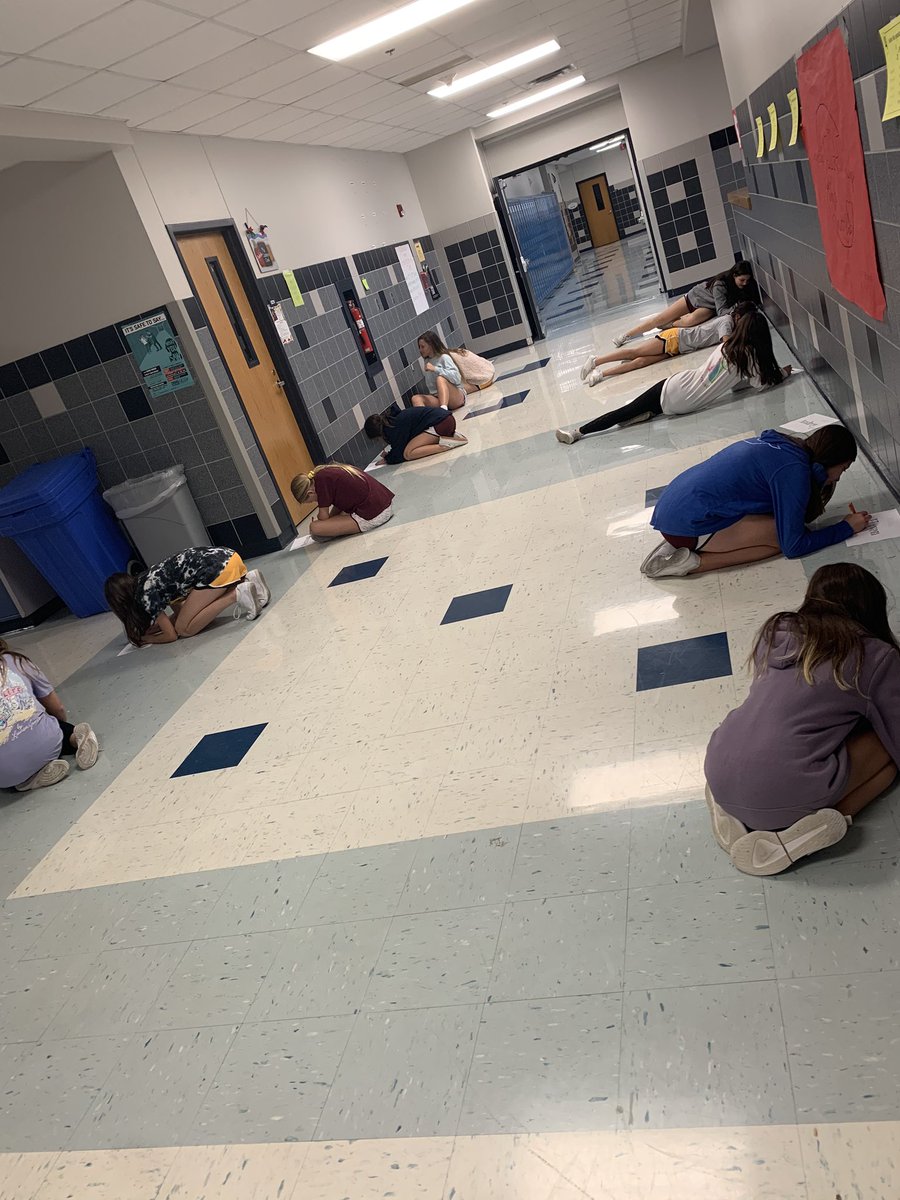 ISMSRankin's tweet photo. A little team building/ bonding during ISMS Cheer practice today! Remembering to encourage our teammates is important!! 🎀♥️📣 @IndianSpringsMS https://t.co/MSWJcut2Sw