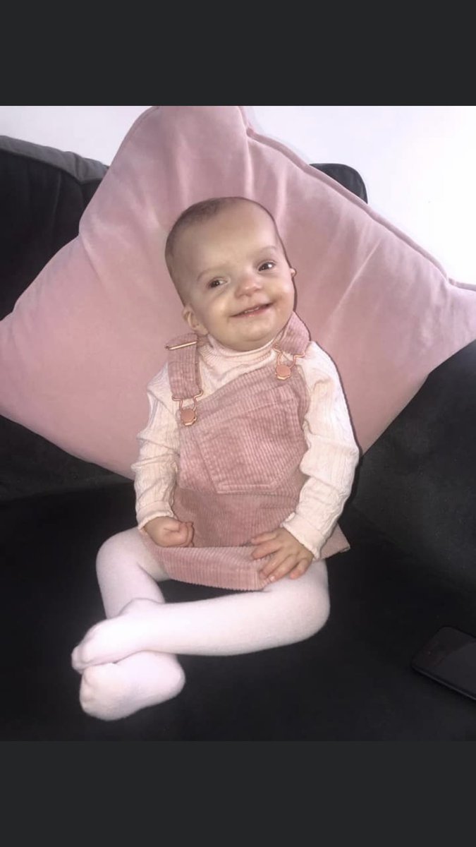 BabyCayde's tweet photo. hi guys long time no speak ! this year I got myself a big bed , grew tiny bit of hair compared to my big cousin who’s got a head of curls #notjealousatall and had fun in Turkey ☀️ but anyway, guess who’s 2 tomorrow !!!! 💗💗💗 peace out bitchez see use when am a whole year older https://t.co/q23V8QaT4z