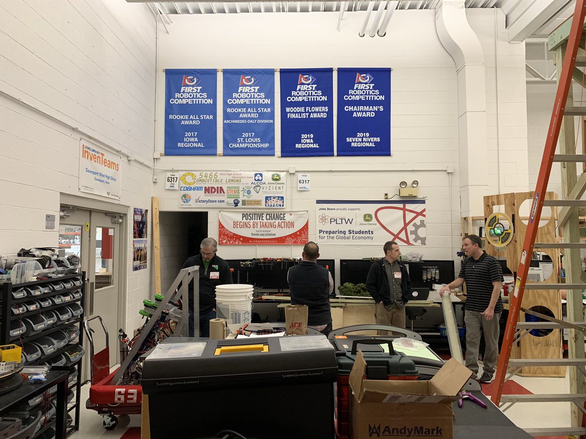 CRWashingtonHS's tweet image. Thanks to @davenportwest and community business partners @newleaderequip and MSI Mold Builders for the learning today as we plan our program expansion.  #cWrPride #multiplepathways