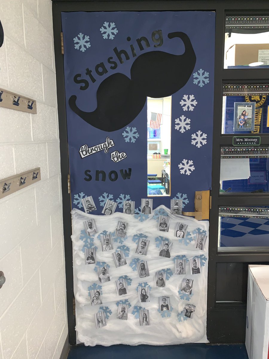 mrsmooneyreads's tweet photo. @CaitlinTobin161 and I had so much fun with this door! @gina_isabelli @western161 https://t.co/uAnOKKwHHq