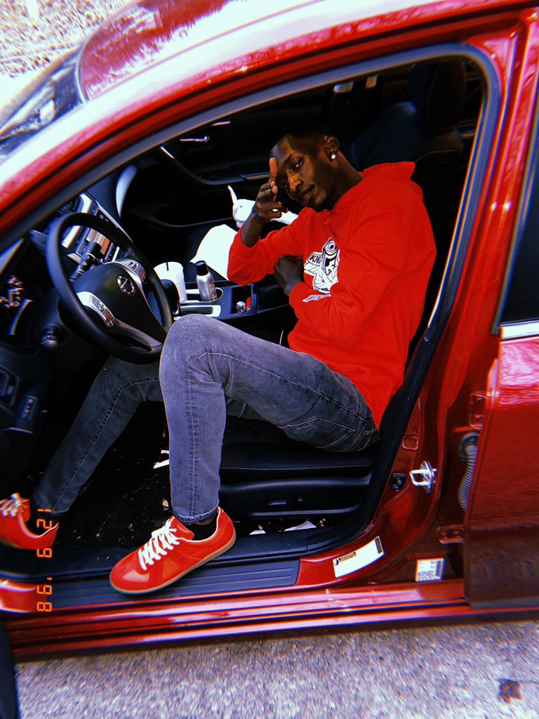 1DNIXE's tweet photo. #LongLiveFace I catch his killer, hit ever shot, I gotta drop em all 🖤 https://t.co/GrEB5ppdwQ