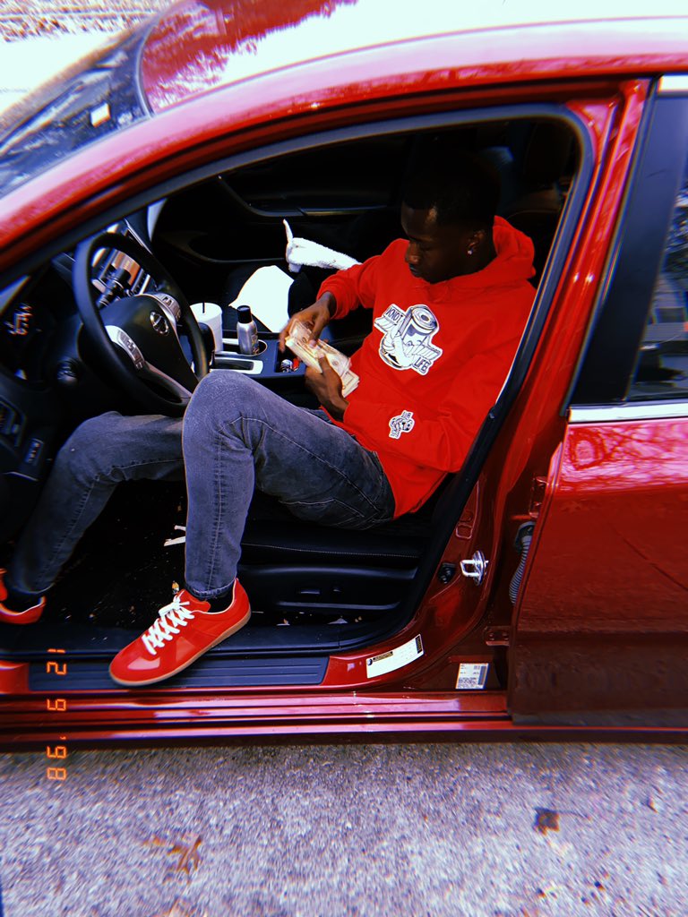 1DNIXE's tweet photo. #LongLiveFace I catch his killer, hit ever shot, I gotta drop em all 🖤 https://t.co/GrEB5ppdwQ