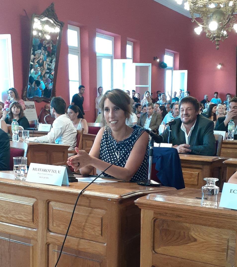 BloqueJunin's tweet photo. #Ahora en el Salón Rojo para participar de la jura de los nuevos concejales y concejalas del #HCDJunín https://t.co/KNOiC2jggt